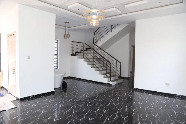 4bedroom detached duplex with bq