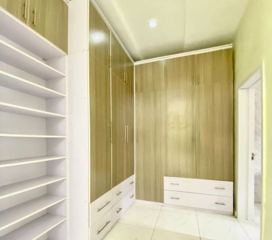 4bedroom Terrace duplex.