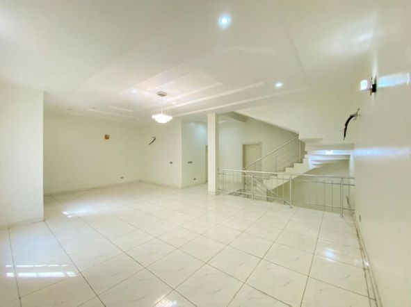 4bedroom Terrace duplex.