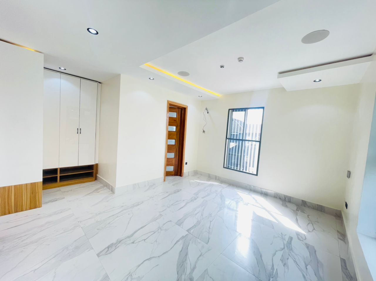 4 BEDROOM SEMI DETACHED