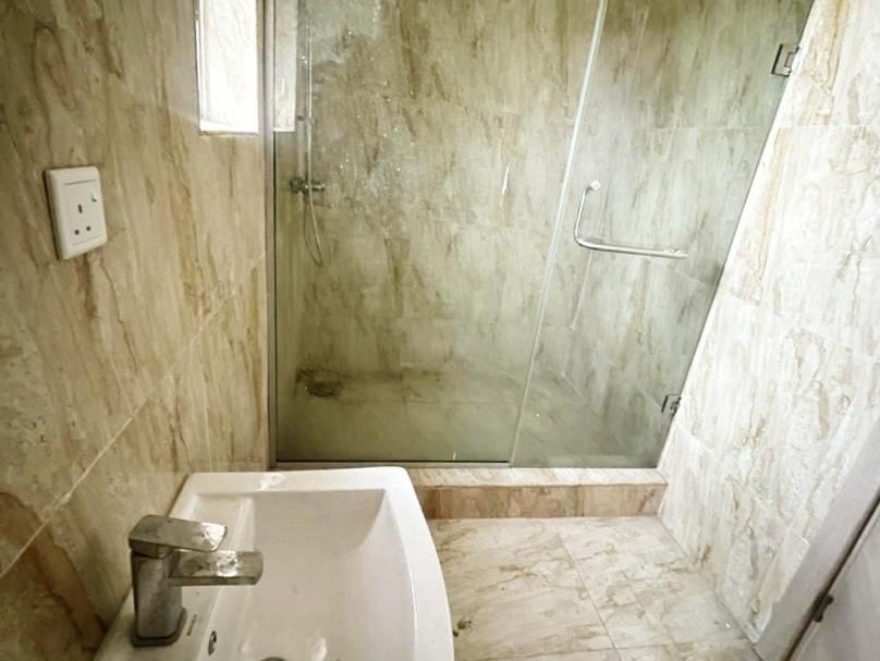 WaterFront 3 Bedroom Flat with BQ