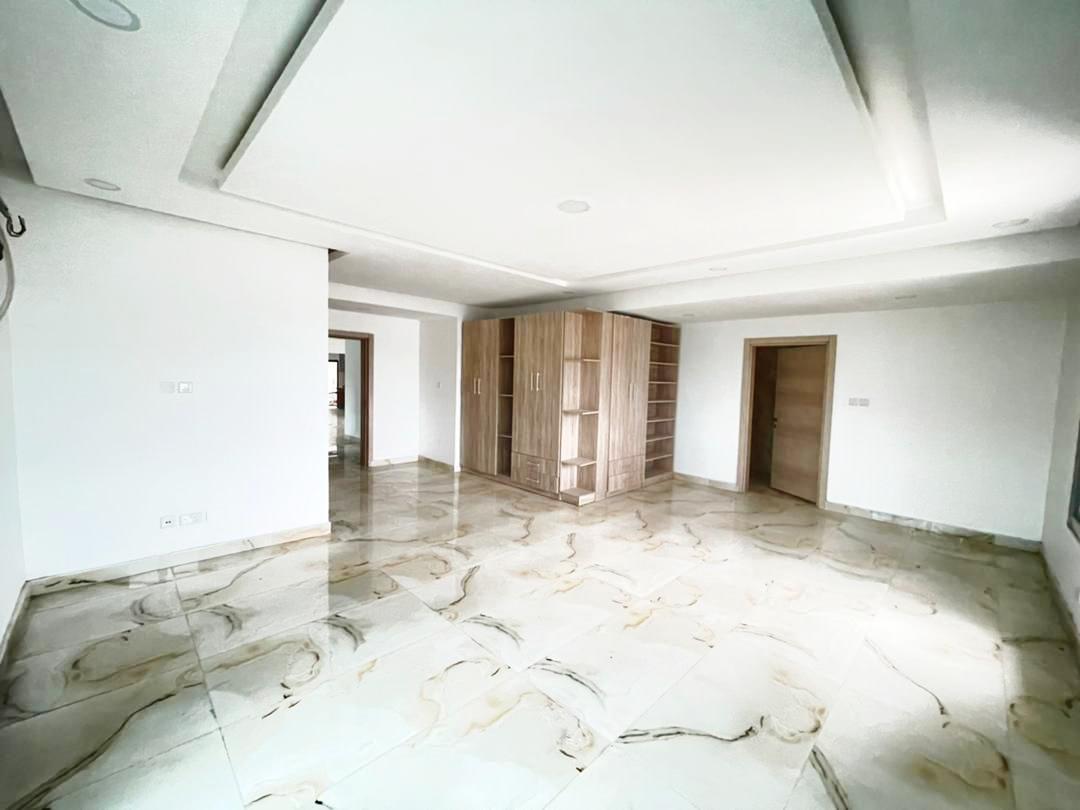 WaterFront 3 Bedroom Flat with BQ