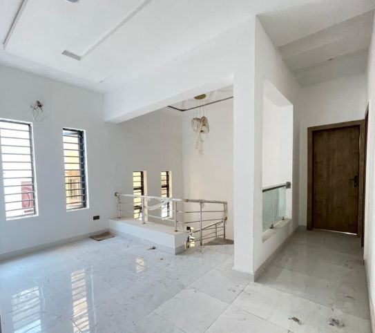 WELL BUILT 5 BED FULLY DETACHED DUPLEX WITH BQ