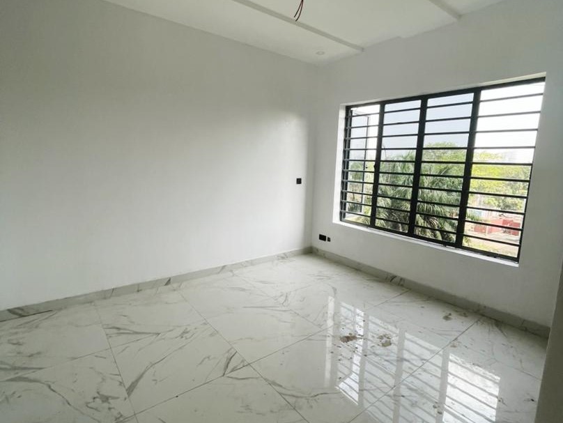 Luxury 3 Bedroom Flat with BQ