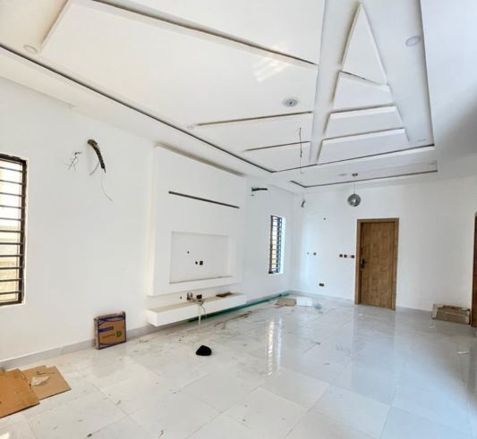 WELL BUILT 5 BED FULLY DETACHED DUPLEX WITH BQ