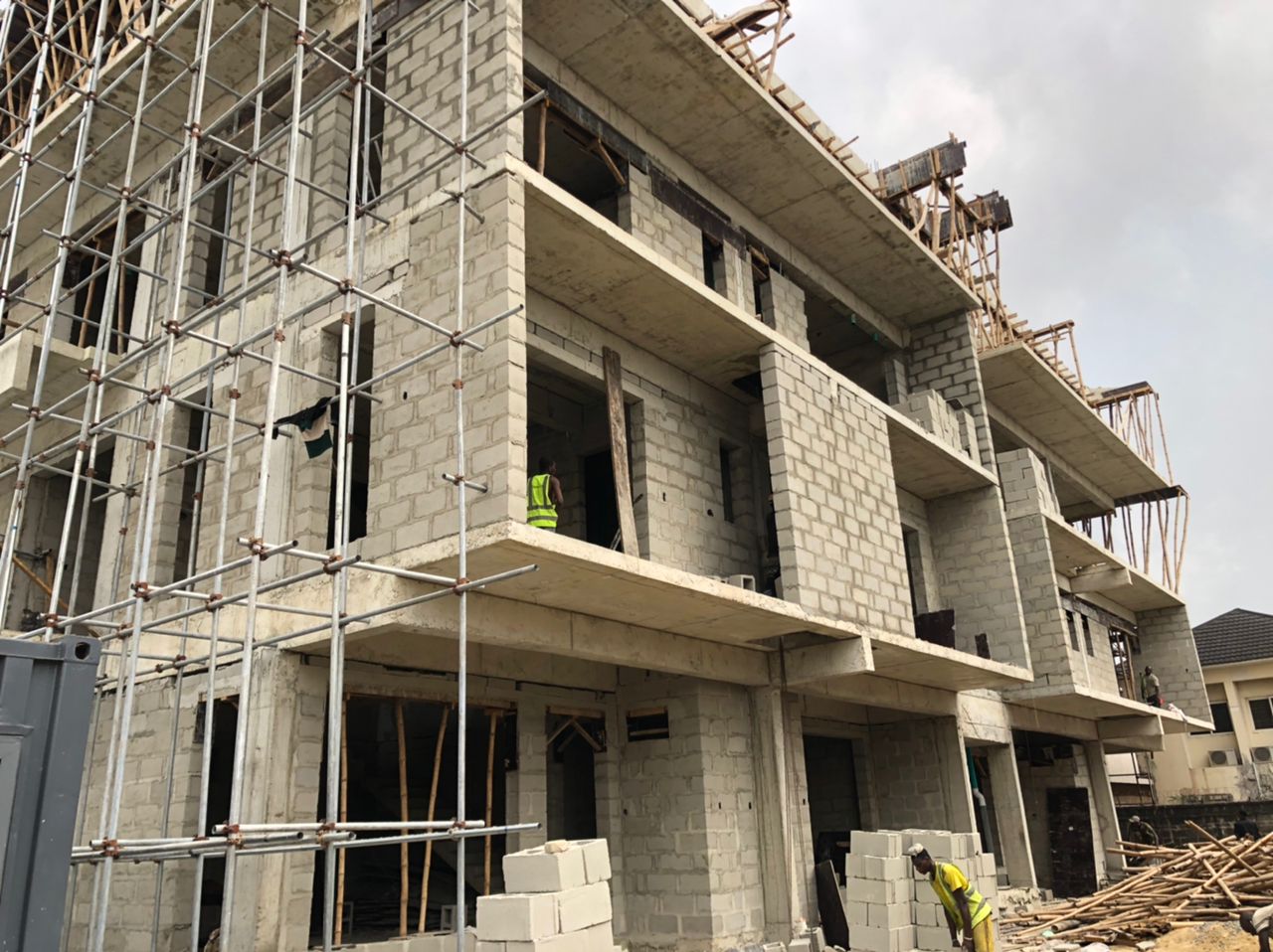 4 bedroom townhouse with BQ