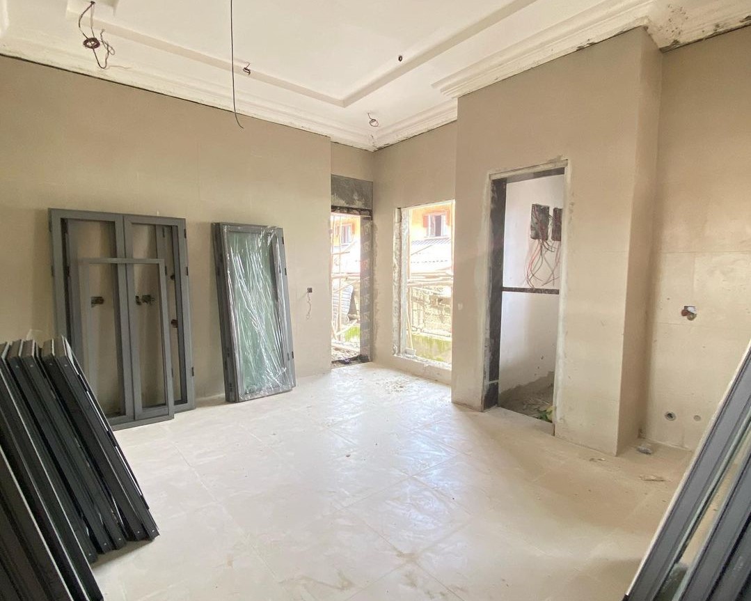 6bedroom detached duplex