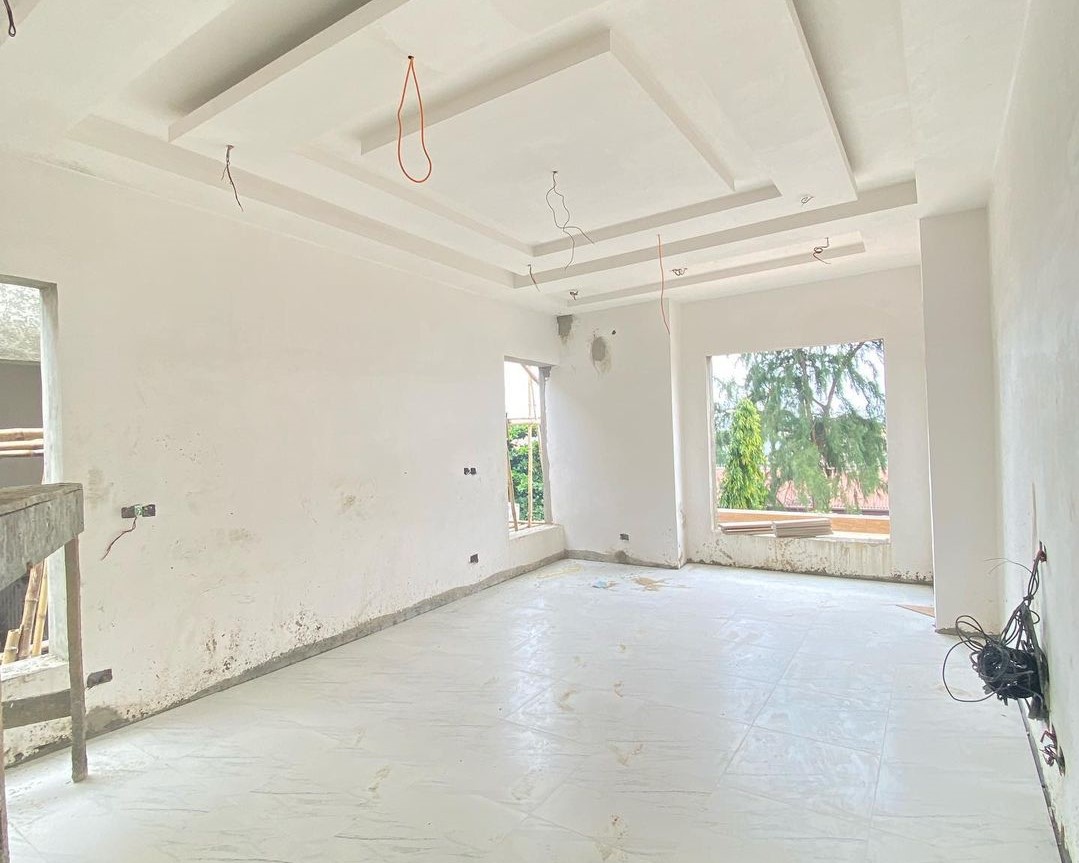 6bedroom detached duplex