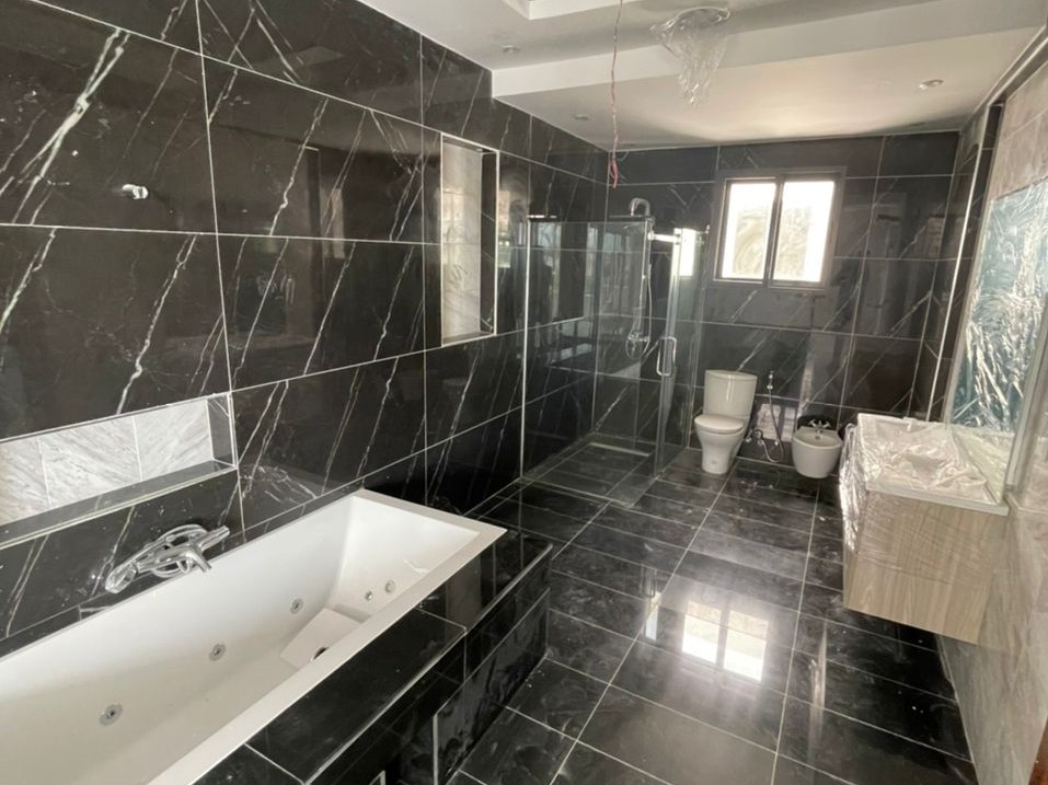 Luxery 5 Bedroom Detached Duplex with BQ