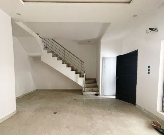 Spacious 4 Bedroom Terrace Duplex with BQ
