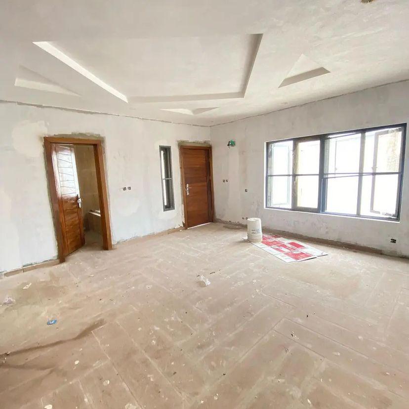Spacious 4 Bedroom Terrace Duplex with BQ