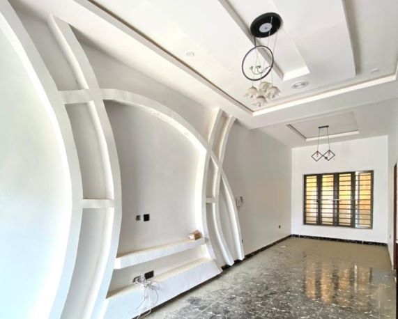 DECENTLY FINISHED 3 BEDROOM TERRACE DUPLEX