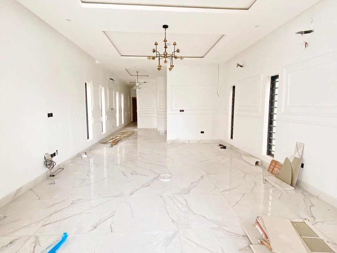 Spacious 5 Bedroom Detached Duplex with BQ