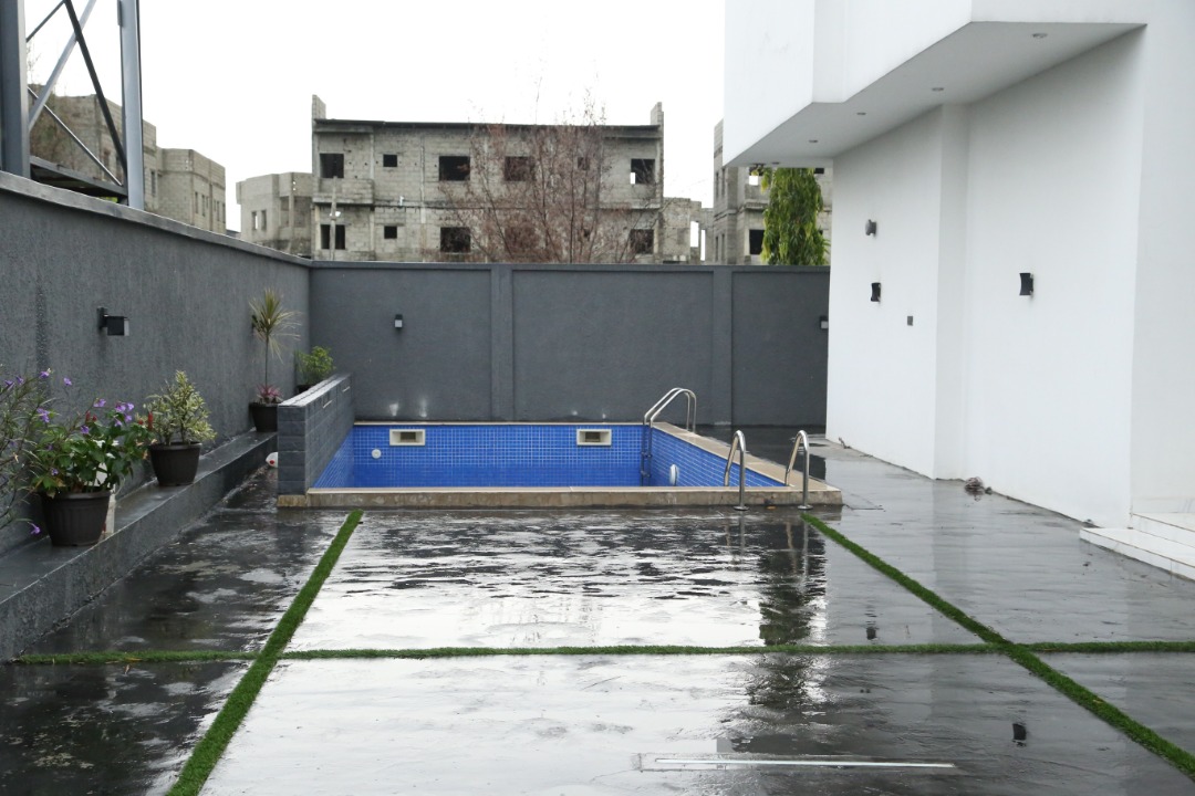 Luxury 5 bedroom fully detached duplex