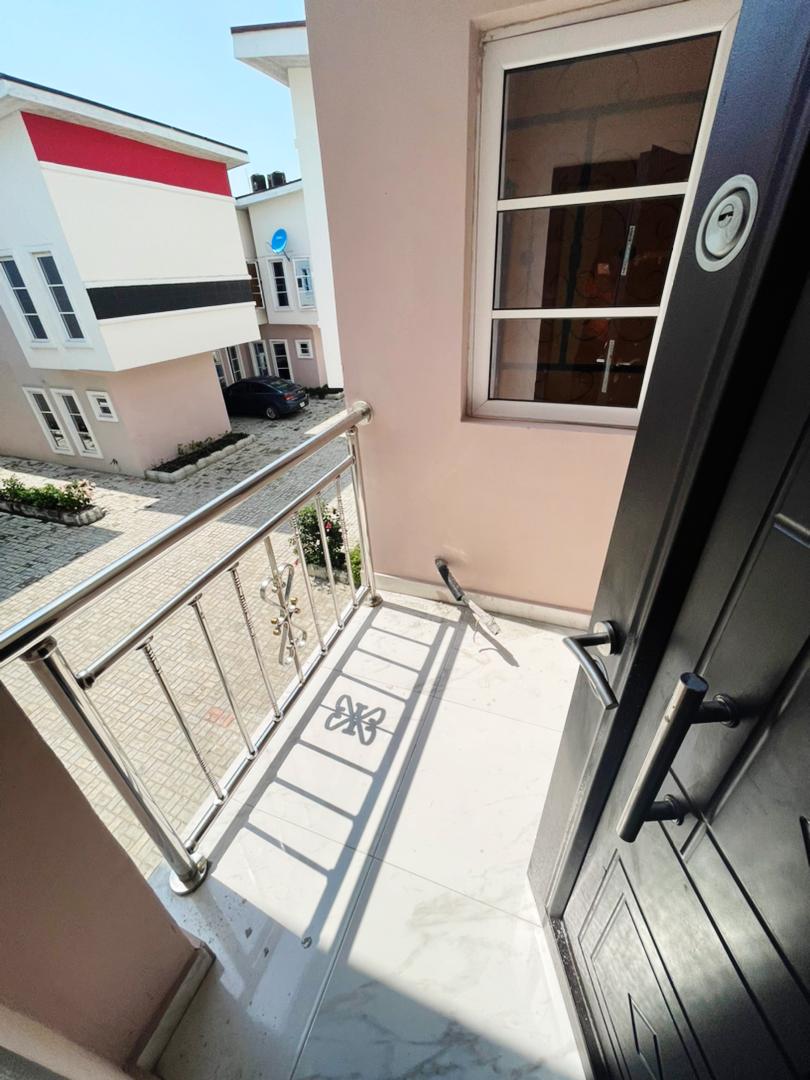 4 Bedroom Terrace Duplex with BQ