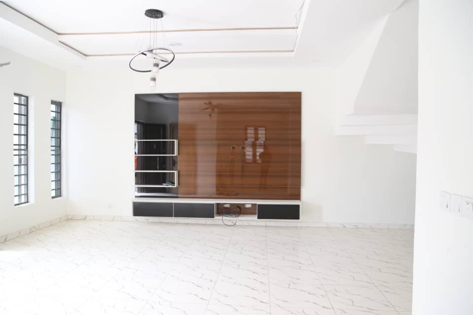 4 bedroom semi detached duplex with BQ