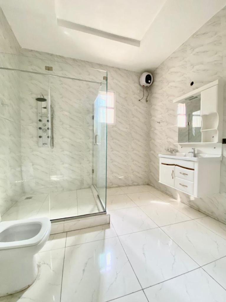 4bedroom Terrace duplex.