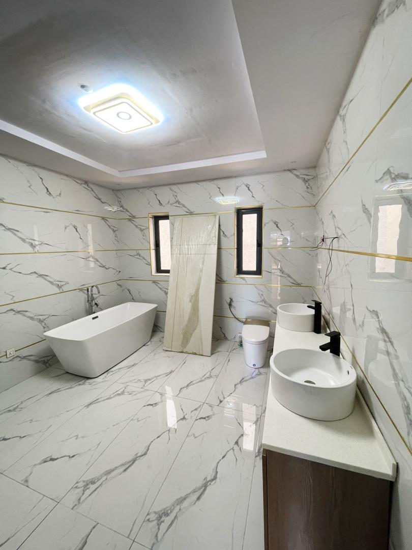 5 Bedroom Detached Duplex with BQ