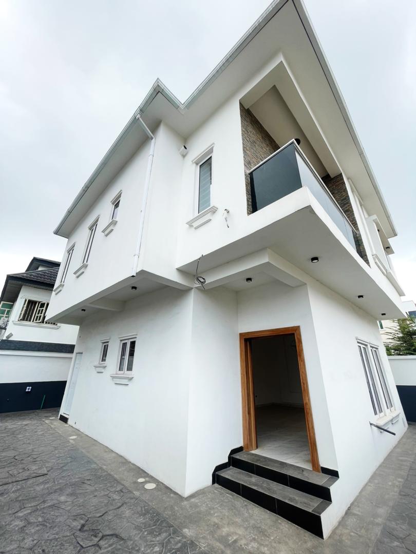 4 bedroom detached duplex with BQ
