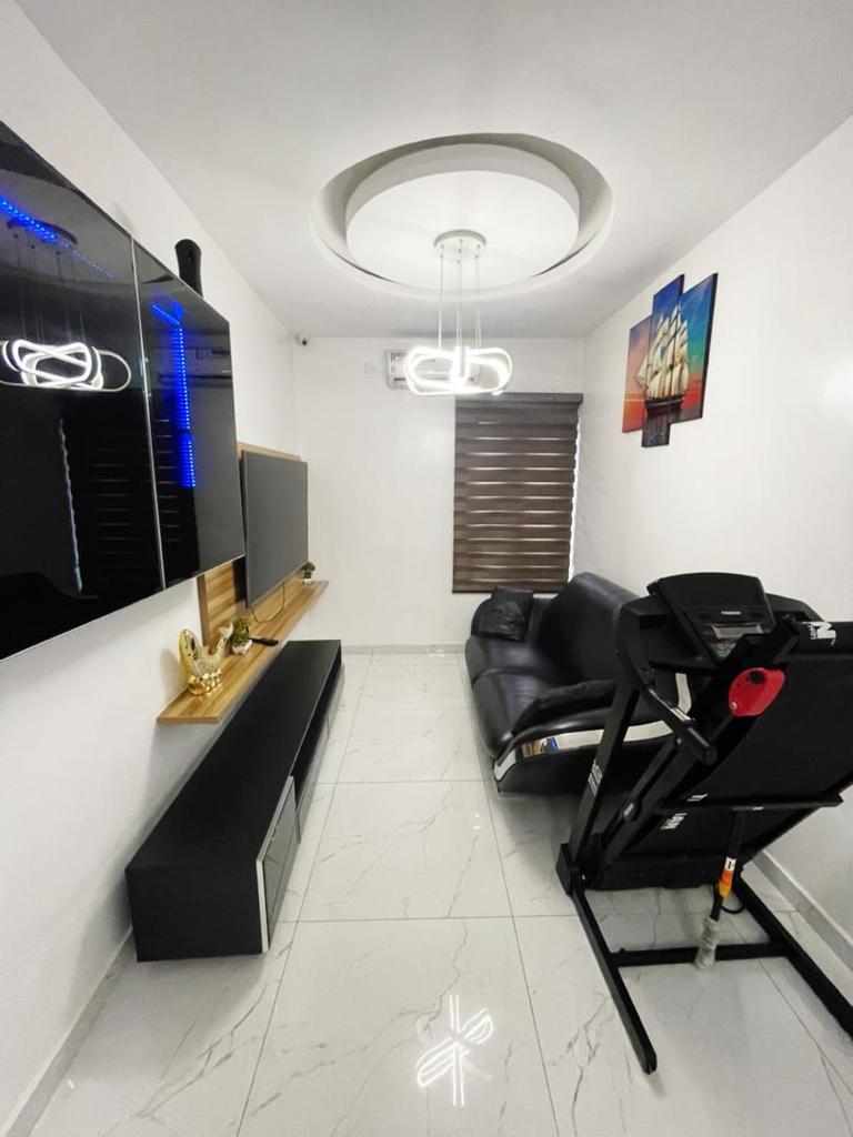 5 bedroom semi-detached duplex