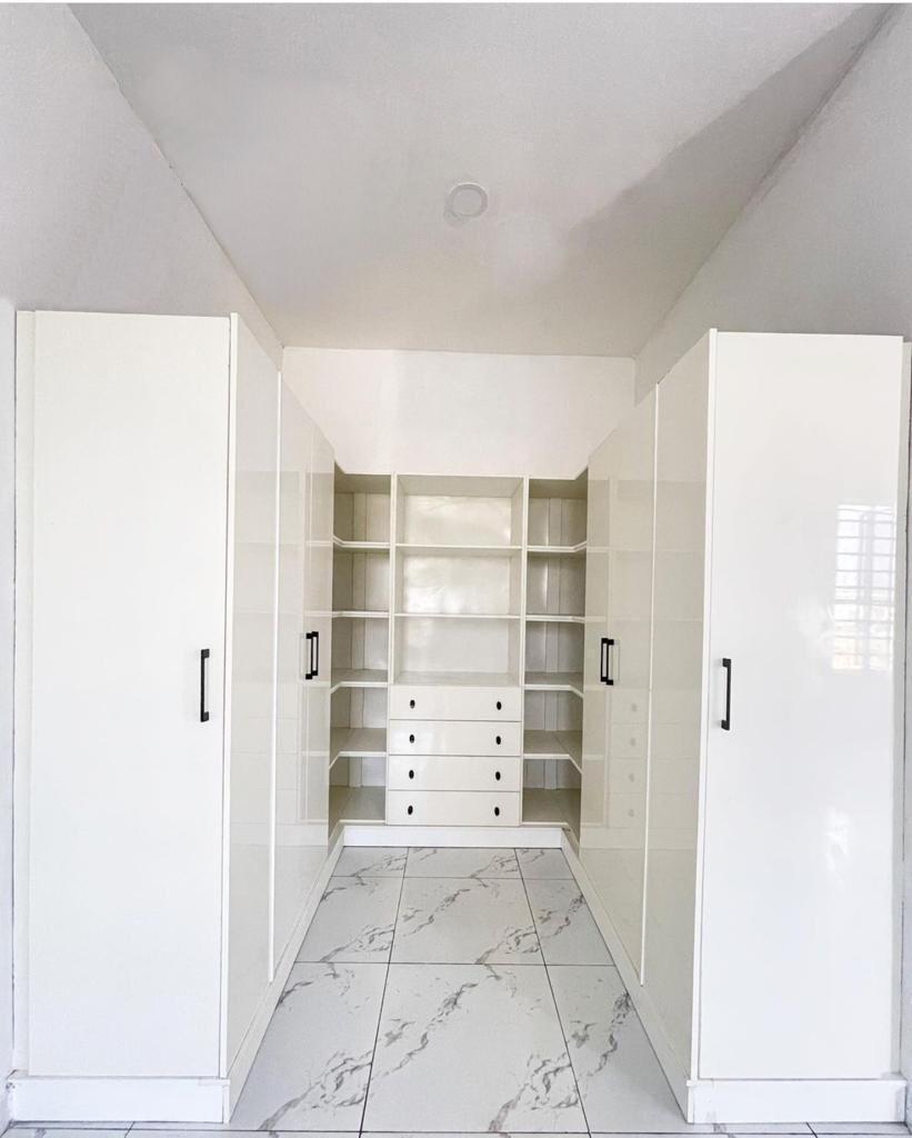 4 bedroom semi detached duplex with BQ