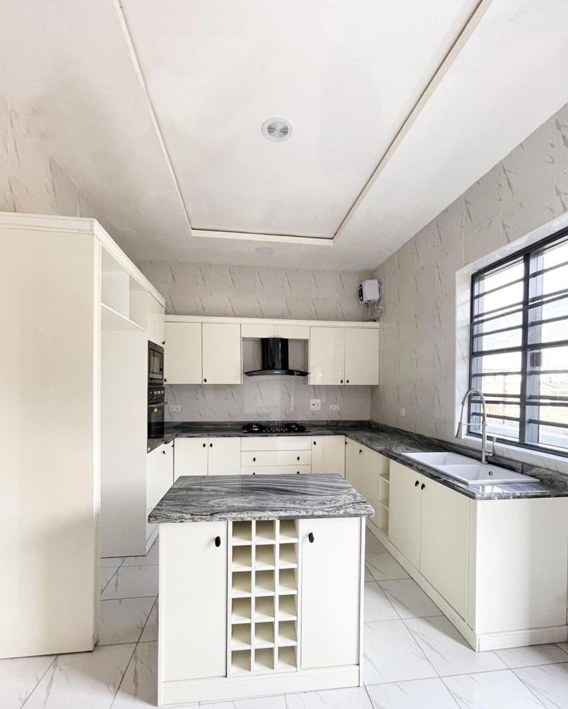 4 bedroom semi detached duplex with BQ