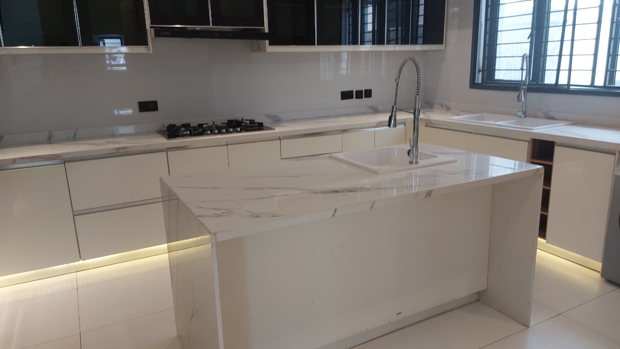 5 bedroom detached duplex with BQ