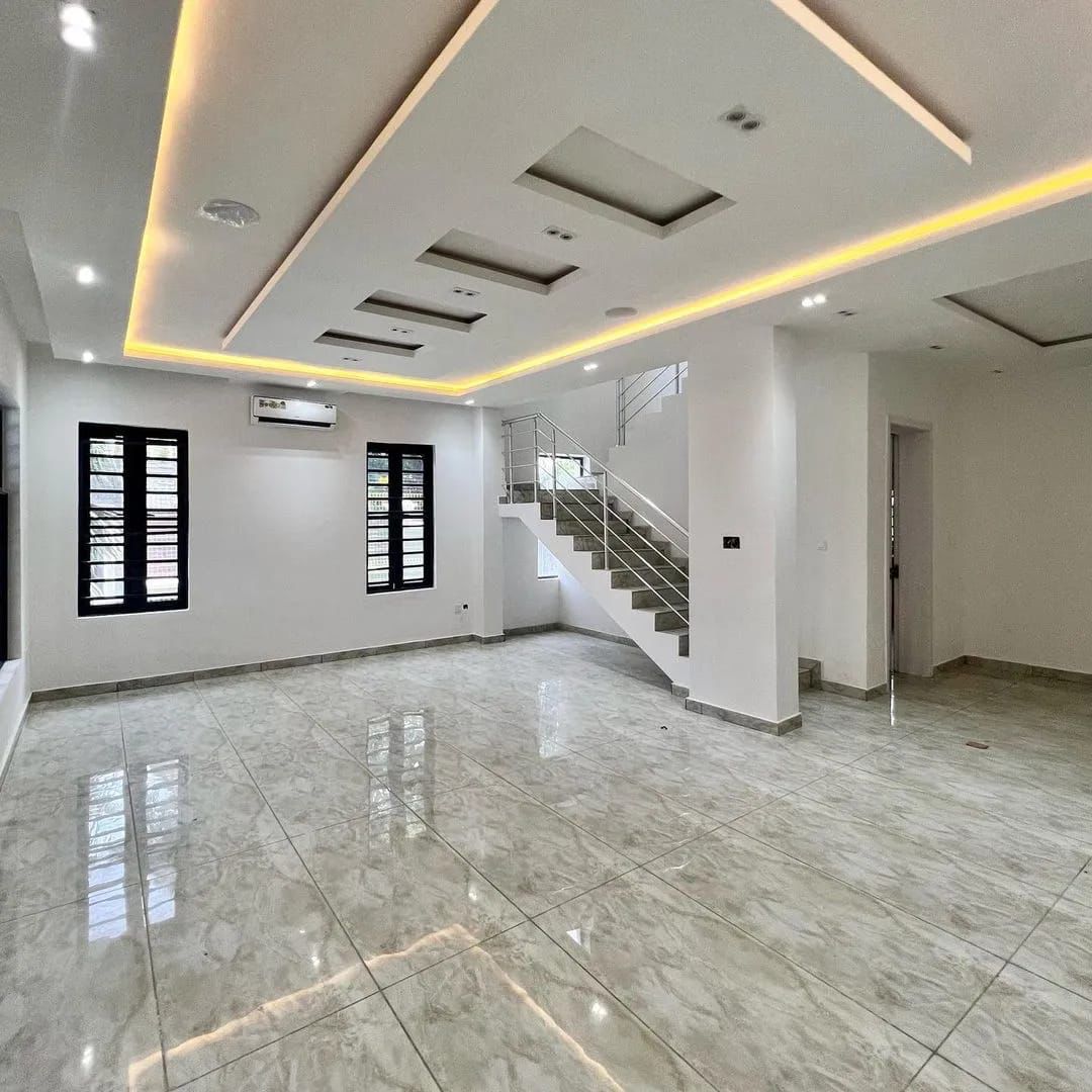 4 bedroom detached duplex + BQ