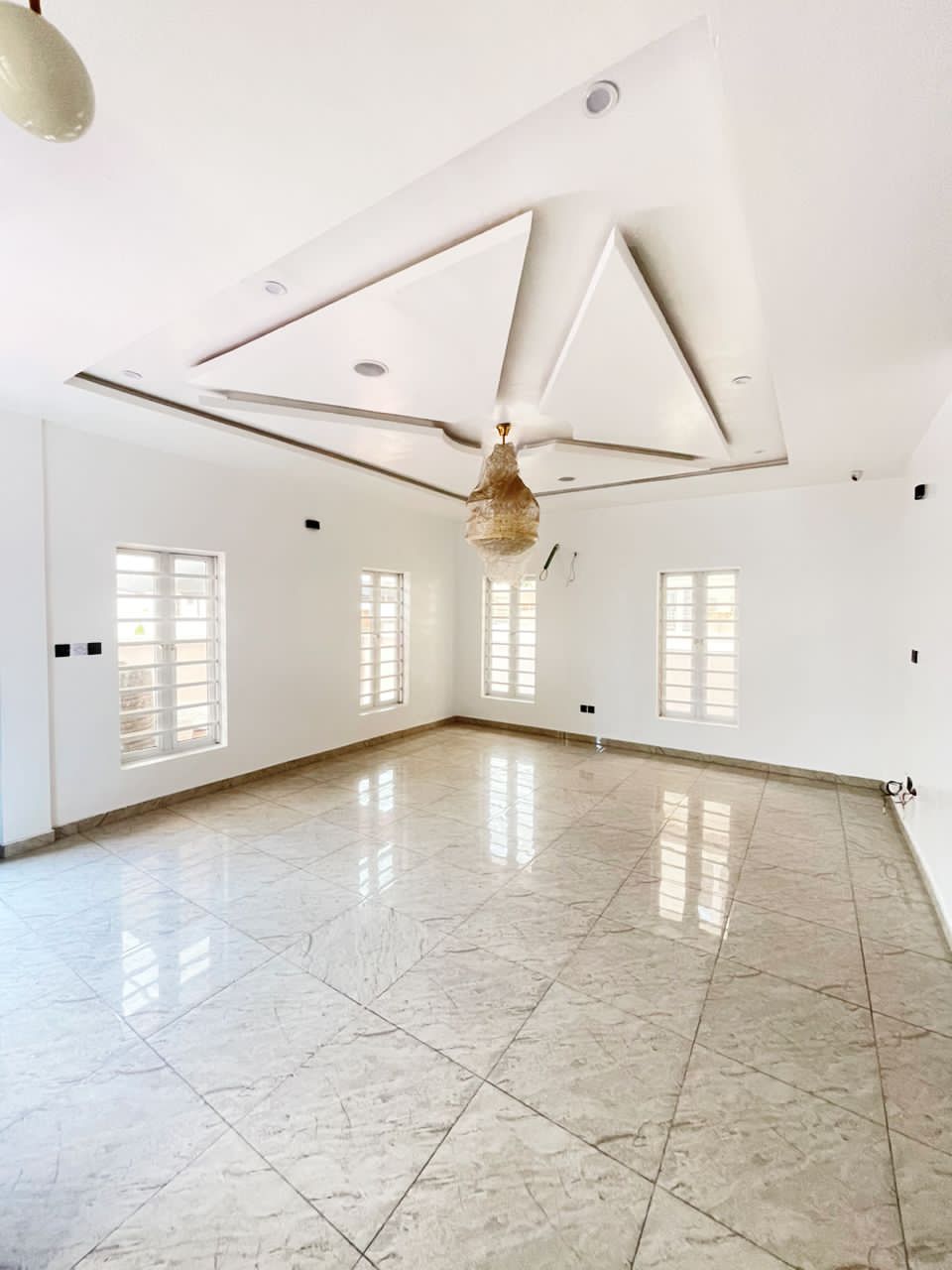 5 bedroom Fully detached duplex with BQ