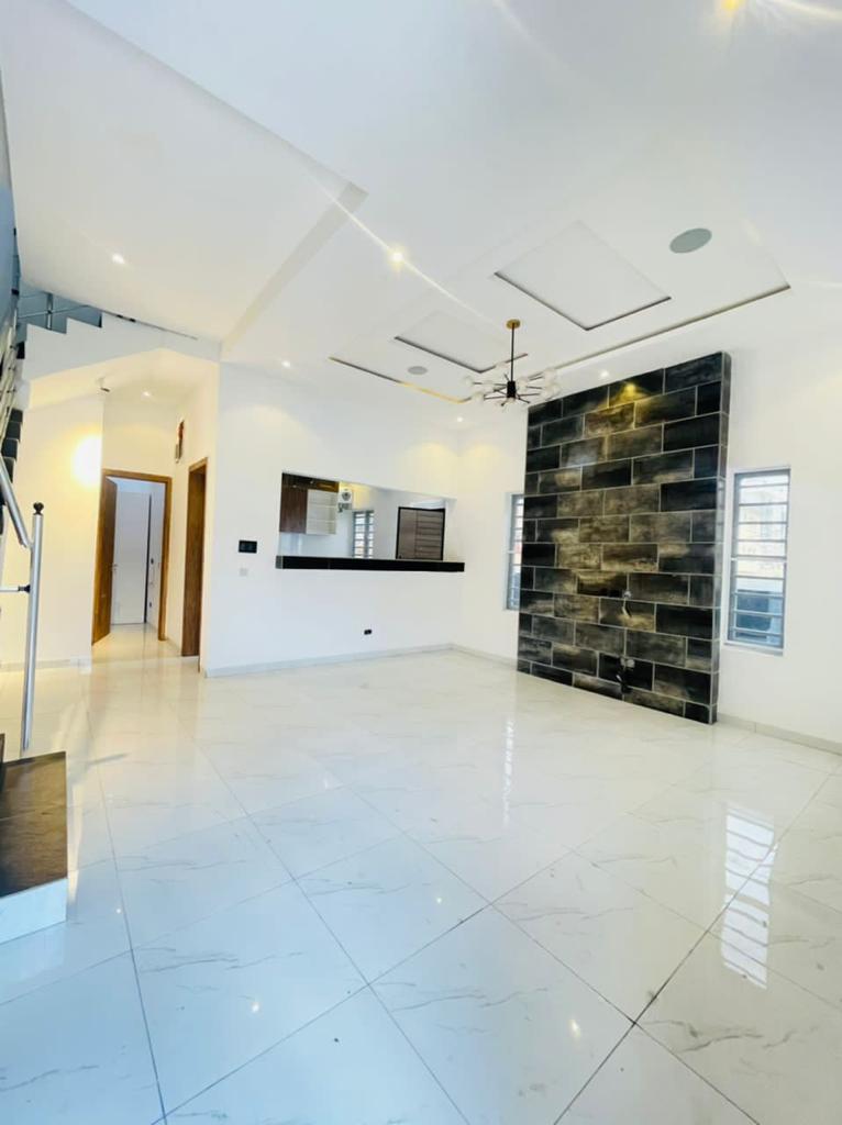 4 bedroom detached duplex with BQ