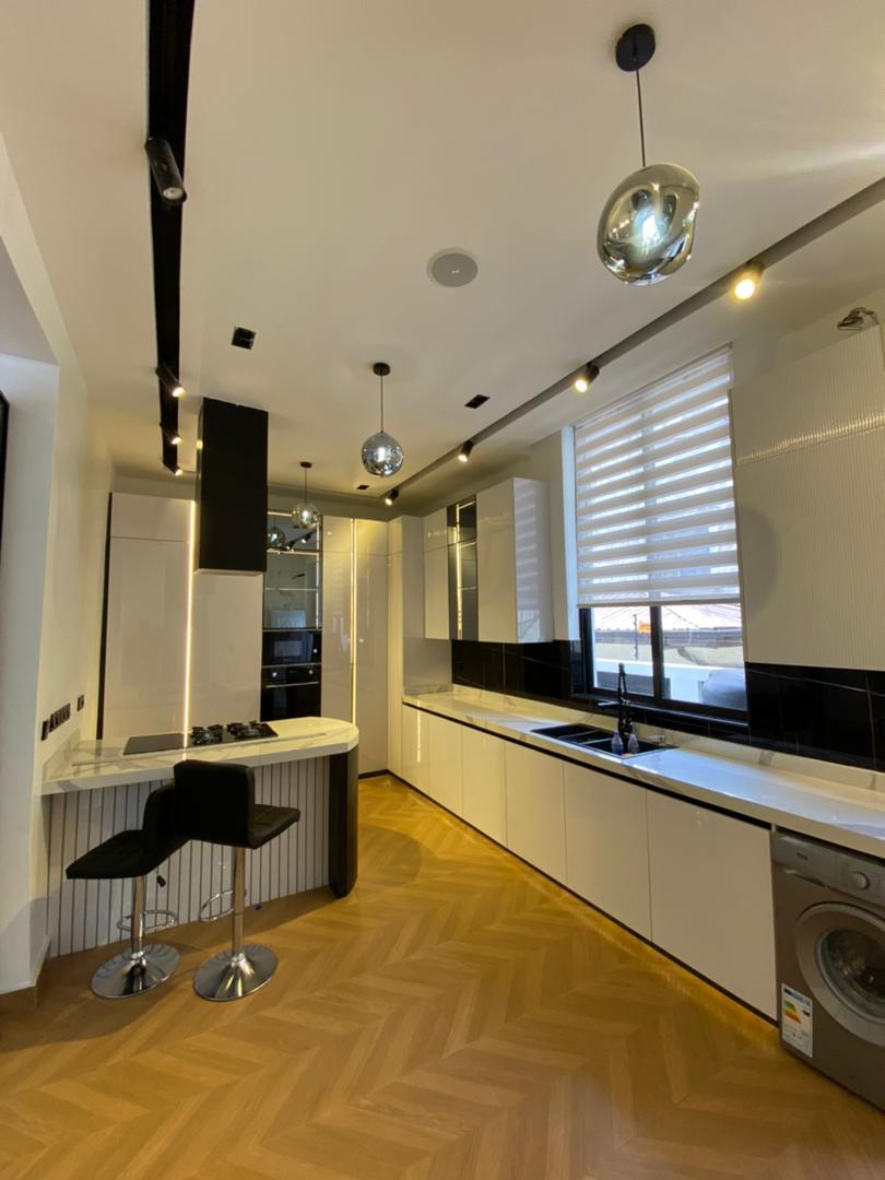 5 bedroom semi-detached duplex with BQ