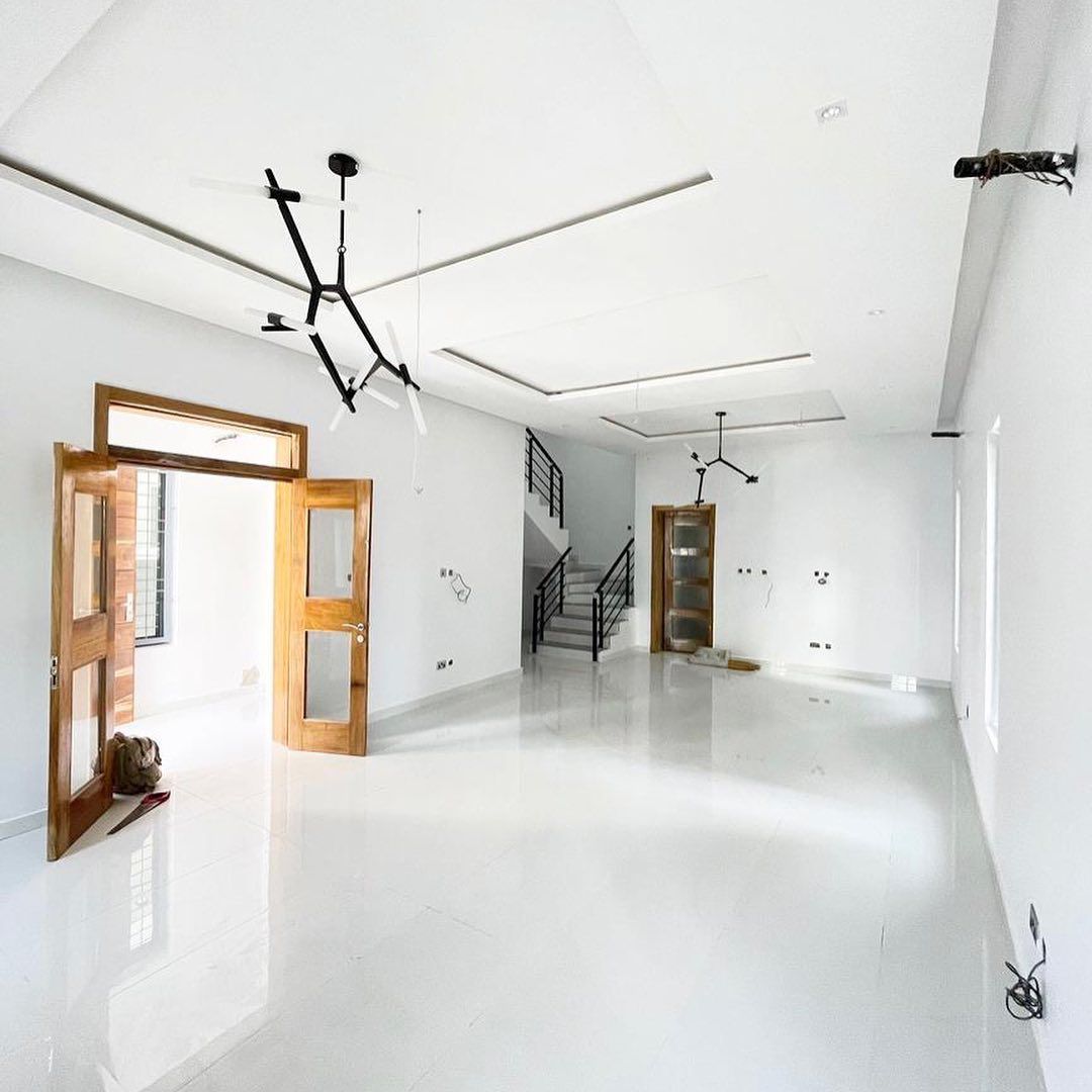 5 bedroom detached duplex with BQ