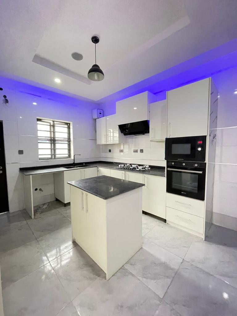 4 bedroom semi detached duplex with BQ