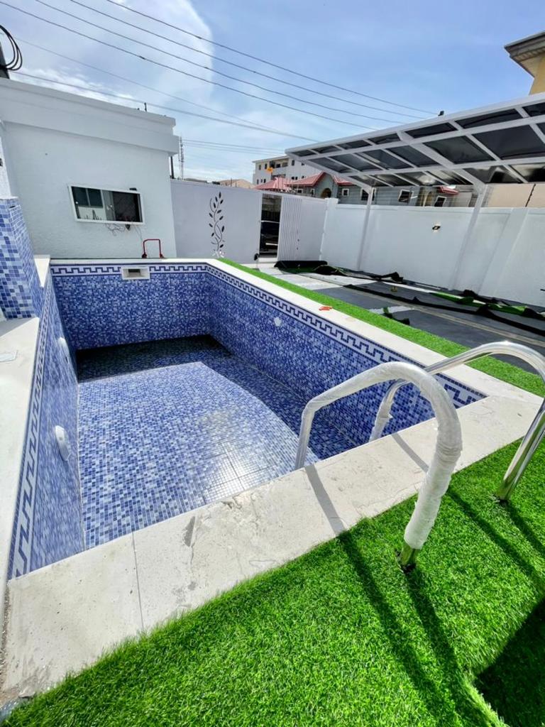 5 bedroom detached duplex with BQ