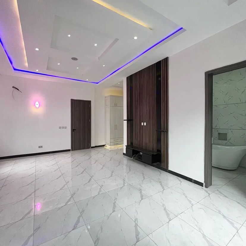 4 bedroom semi detached duplex with BQ