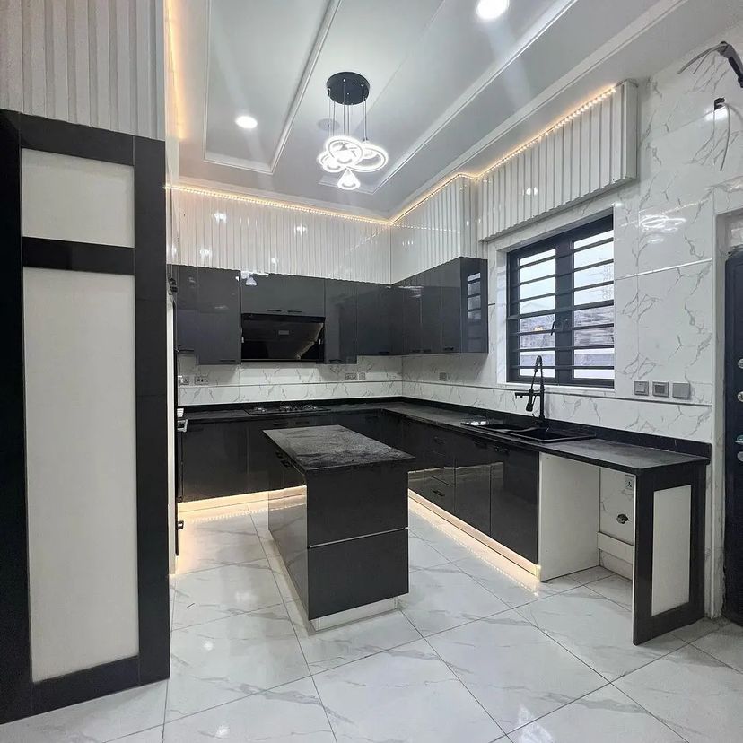 4 bedroom semi detached duplex with BQ