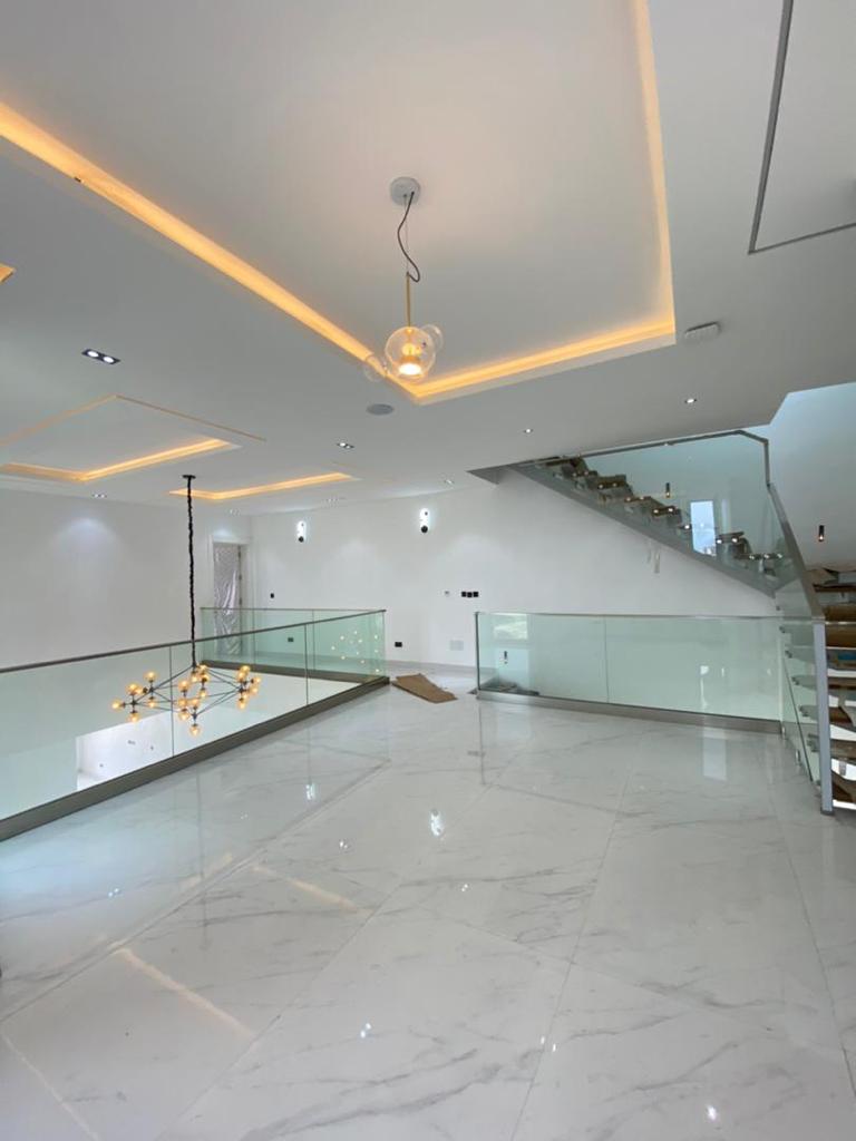 5 bedroom detached duplex with BQ