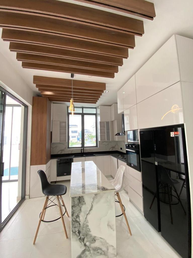 5 bedroom detached duplex with BQ