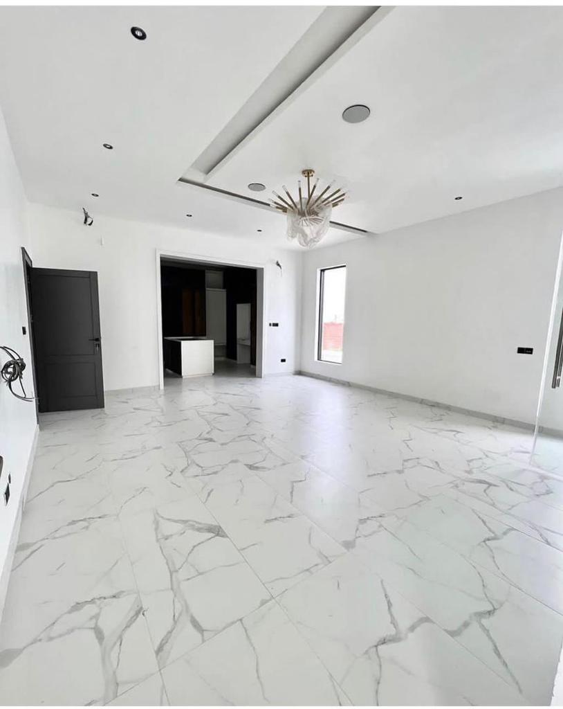 5 bedroom detached duplex with BQ