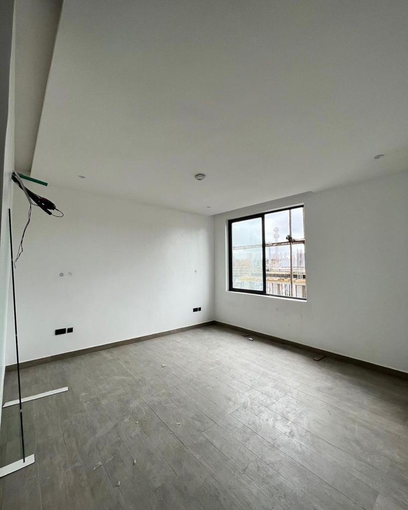 4 bedroom maisonette with BQ