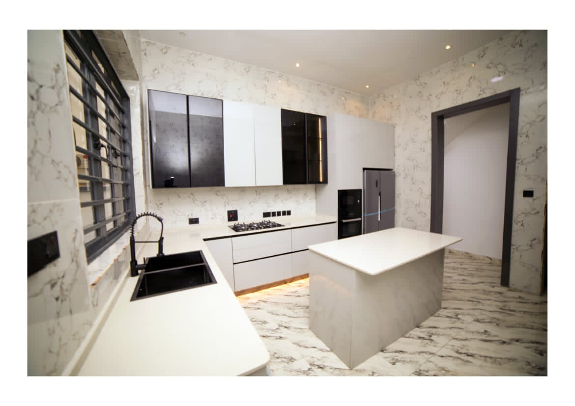 5 bedroom detached duplex with BQ