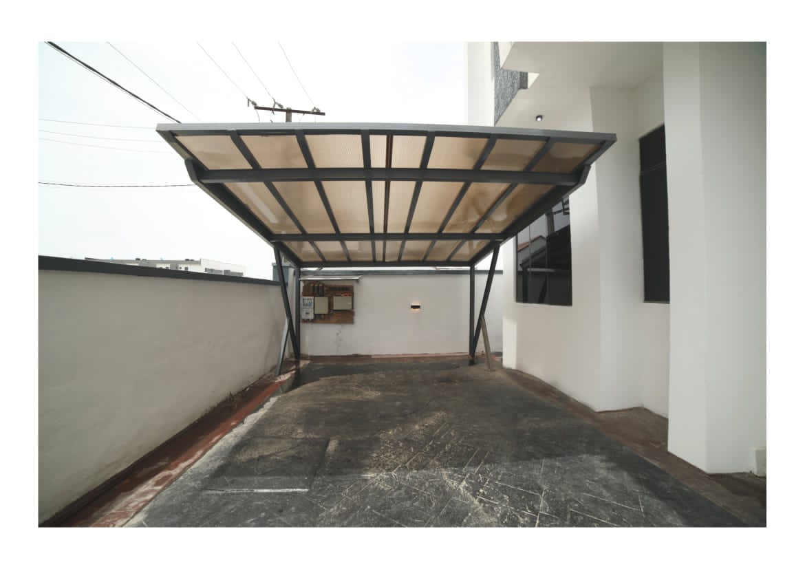 5 bedroom detached duplex with BQ