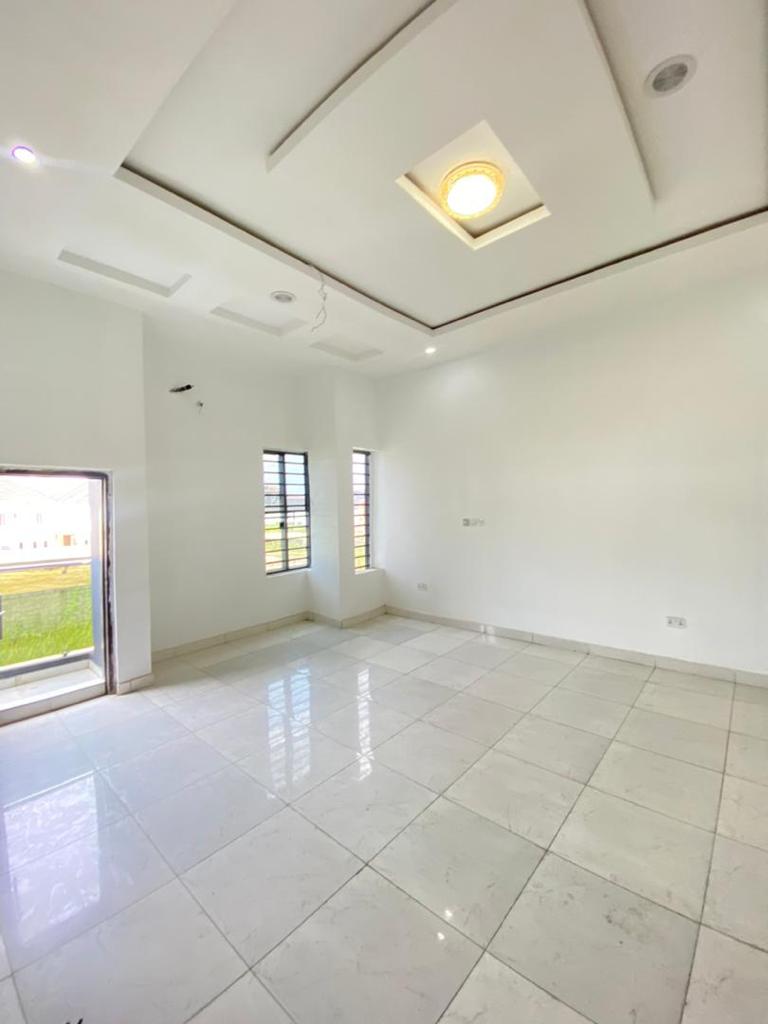 4 bedroom semi detached duplex with BQ