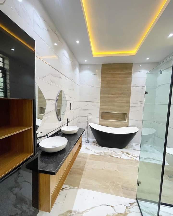 * 5 BED FULLY DETACHED DUPLEX WITH SWIMMING POOL *