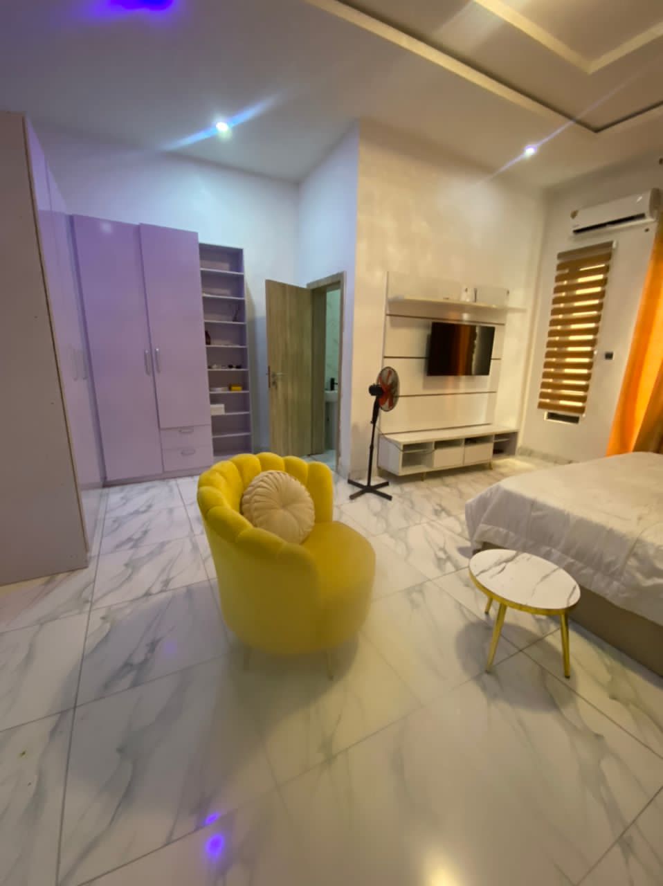 DISTRESS FULLY FURNISHED 3BEDROOM TERRACE DETACHED DUPLEX FOR SALE