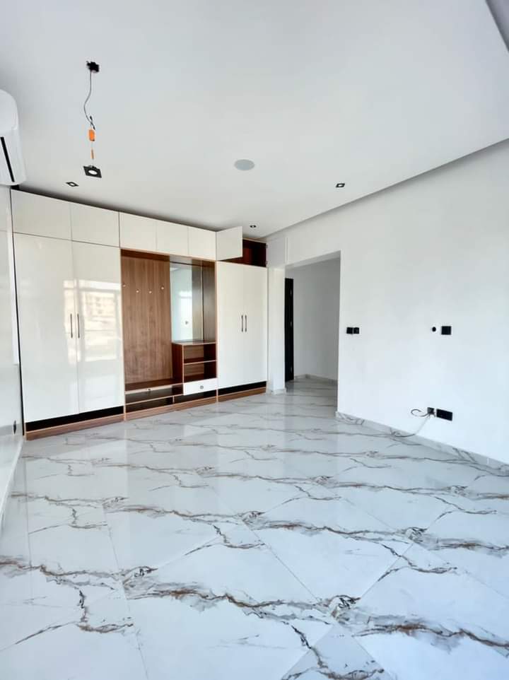 Luxurious Lekki Apartment*  Spacious 2 Bedroom Apartment for Sale!! .